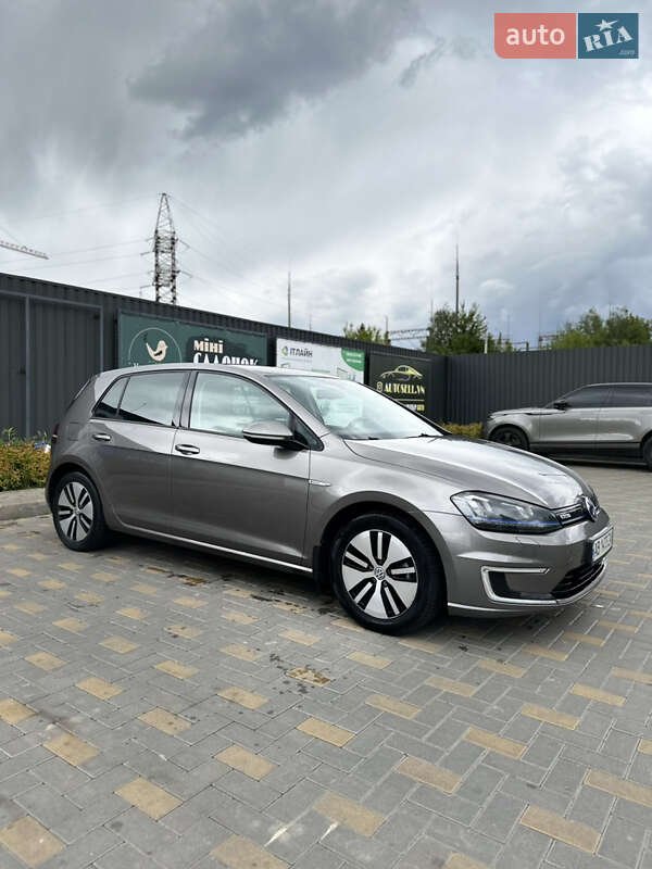 Хетчбек Volkswagen e-Golf 2015 в Вінниці