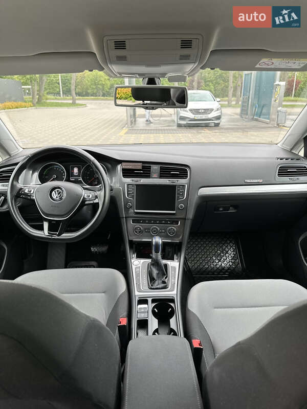Хетчбек Volkswagen e-Golf 2015 в Вінниці