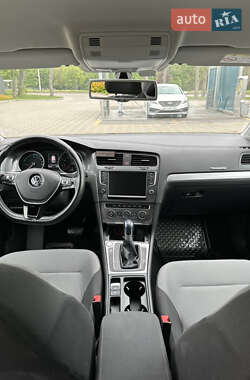 Хетчбек Volkswagen e-Golf 2015 в 