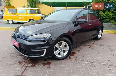 Хетчбек Volkswagen e-Golf 2015 в  фото 12 Хетчбек Volkswagen e-Golf 2015 в