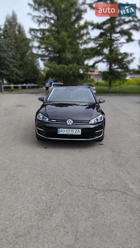 Хэтчбек Volkswagen e-Golf 2020 в 