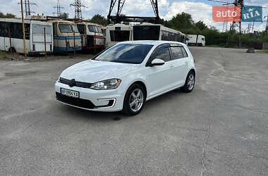 Хетчбек Volkswagen e-Golf 2016 в 