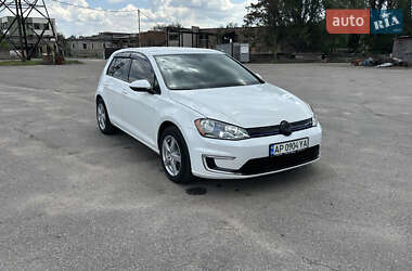 Хетчбек Volkswagen e-Golf 2016 в 