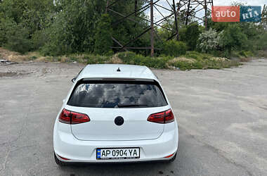 Хетчбек Volkswagen e-Golf 2016 в 