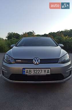 Хетчбек Volkswagen e-Golf 2015 в 