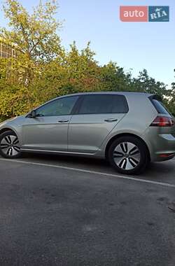Хетчбек Volkswagen e-Golf 2015 в 
