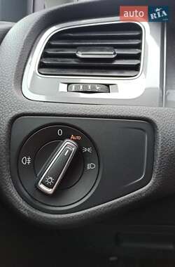 Хетчбек Volkswagen e-Golf 2015 в 