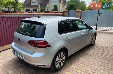 Хэтчбек Volkswagen e-Golf 2015 в 