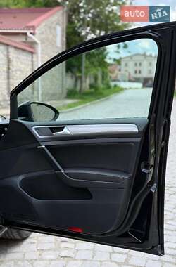 Хэтчбек Volkswagen e-Golf 2015 в 