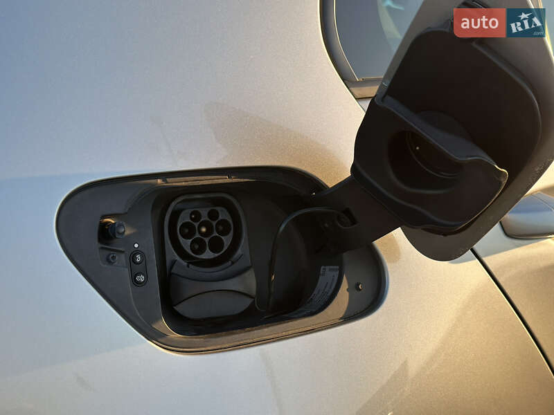 Хэтчбек Volkswagen e-Golf 2017 в Ужгороде фото 16 Хэтчбек Volkswagen e-Golf 2017 в Ужгороде