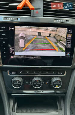 Хэтчбек Volkswagen e-Golf 2020 в 