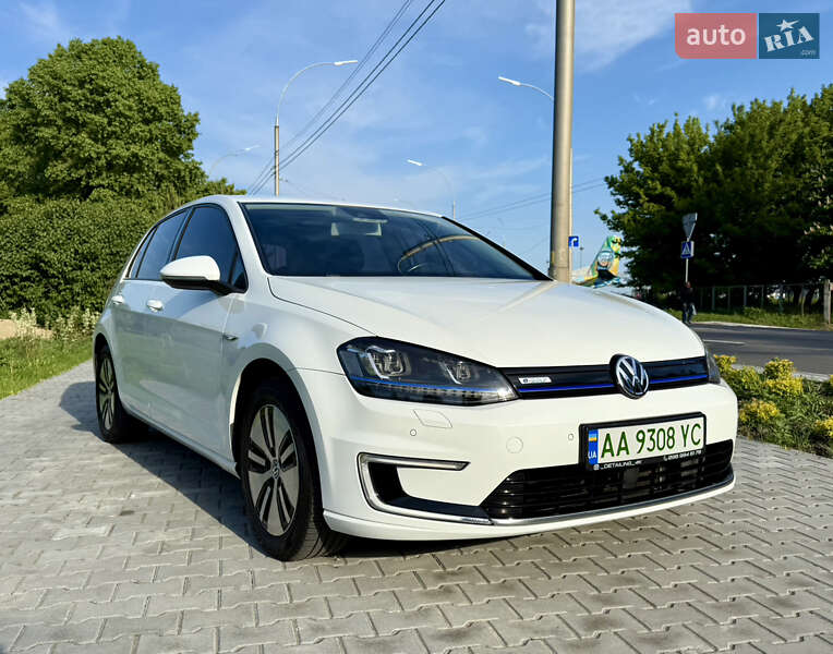 Хэтчбек Volkswagen e-Golf 2016 в Киеве
