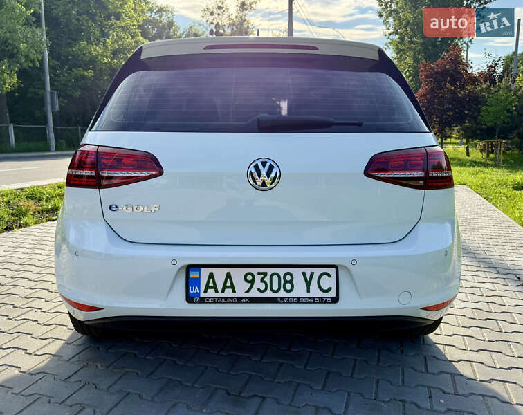 Хэтчбек Volkswagen e-Golf 2016 в Киеве