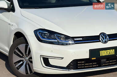 Хетчбек Volkswagen e-Golf 2017 в 