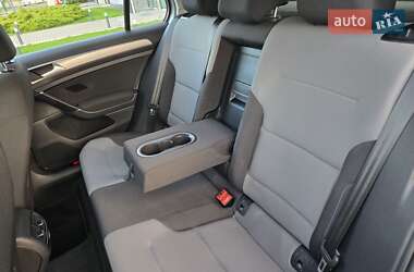 Хетчбек Volkswagen e-Golf 2016 в 