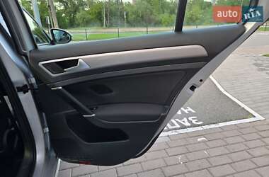 Хетчбек Volkswagen e-Golf 2016 в 