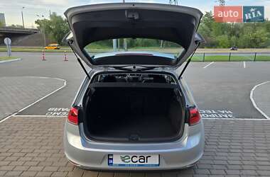 Хетчбек Volkswagen e-Golf 2016 в 
