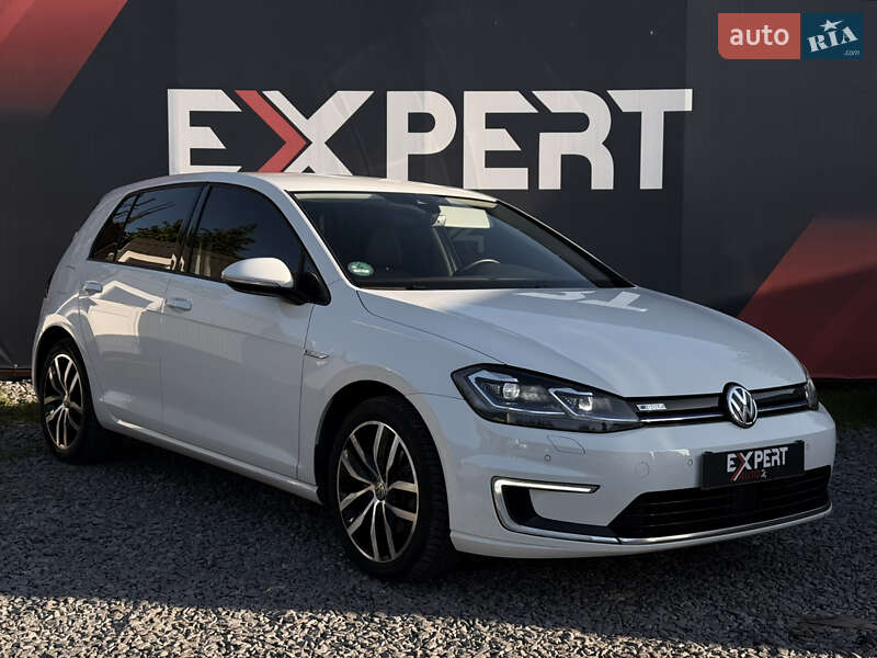 Хетчбек Volkswagen e-Golf 2018 в 