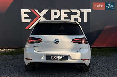 Хетчбек Volkswagen e-Golf 2018 в 