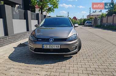 Хэтчбек Volkswagen e-Golf 2016 в 