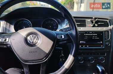 Хэтчбек Volkswagen e-Golf 2016 в 