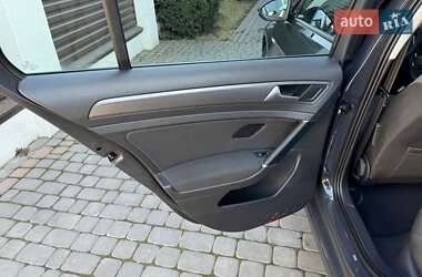 Хэтчбек Volkswagen e-Golf 2020 в 