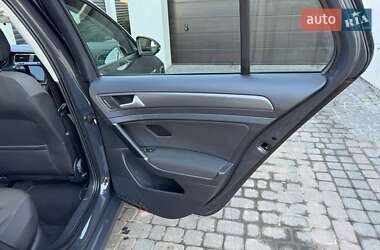 Хэтчбек Volkswagen e-Golf 2020 в 