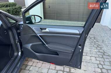 Хэтчбек Volkswagen e-Golf 2020 в 