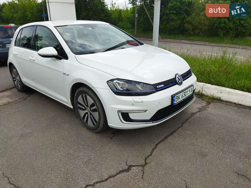 Хэтчбек Volkswagen e-Golf 2015 в Ровно