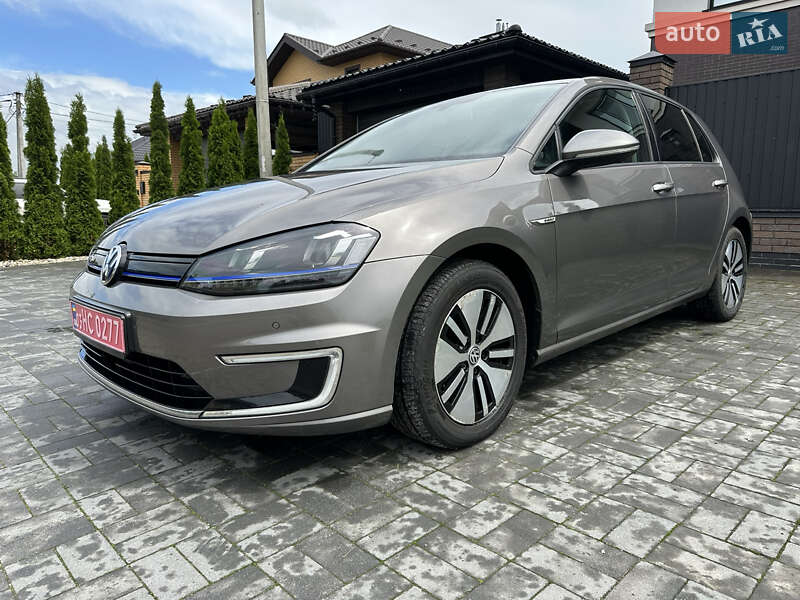 Хэтчбек Volkswagen e-Golf 2015 в 