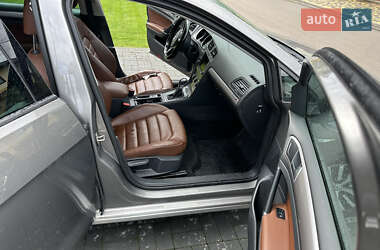 Хэтчбек Volkswagen e-Golf 2015 в 