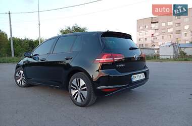 Хэтчбек Volkswagen e-Golf 2015 в 