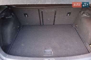 Хэтчбек Volkswagen e-Golf 2015 в 