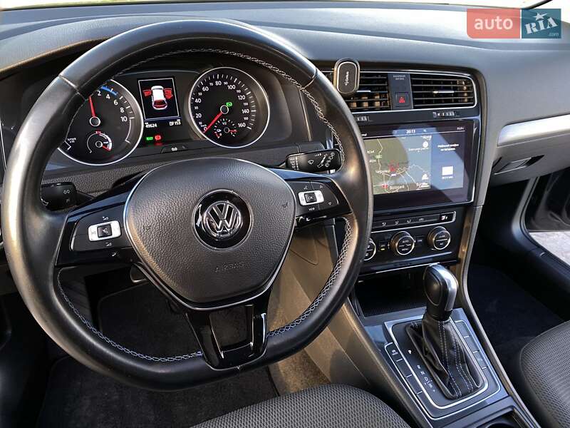 Хетчбек Volkswagen e-Golf 2020 в Хотині
