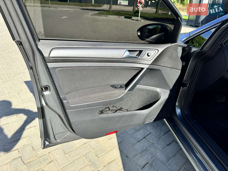 Хэтчбек Volkswagen e-Golf 2020 в Ивано-Франковске