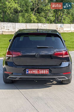 Хетчбек Volkswagen e-Golf 2018 в 