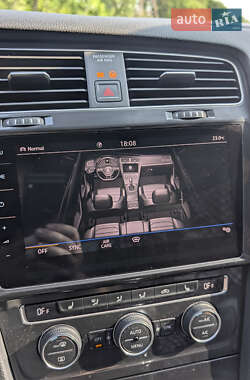 Хетчбек Volkswagen e-Golf 2018 в 