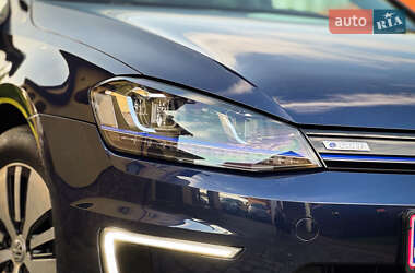 Хетчбек Volkswagen e-Golf 2015 в 