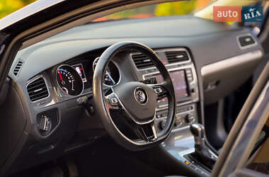 Хетчбек Volkswagen e-Golf 2015 в 