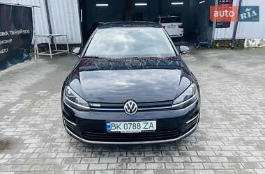 Хетчбек Volkswagen e-Golf 2019 в 