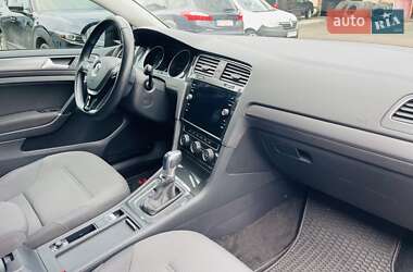 Хетчбек Volkswagen e-Golf 2019 в 