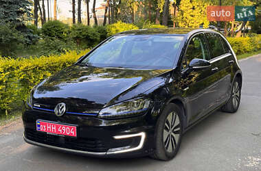 Хэтчбек Volkswagen e-Golf 2015 в Киеве