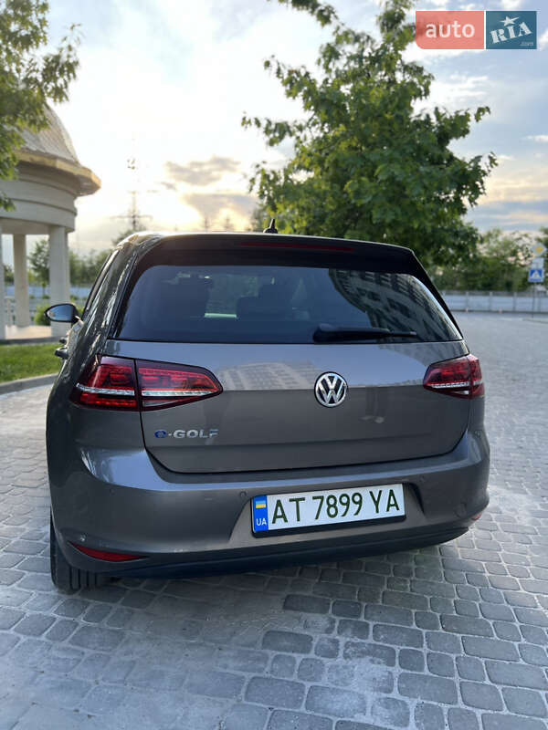 Хэтчбек Volkswagen e-Golf 2015 в Ивано-Франковске