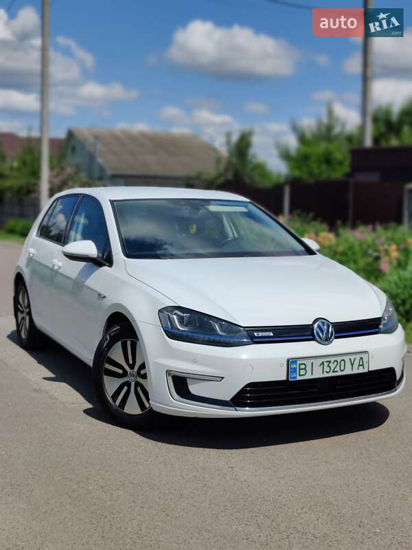 Хэтчбек Volkswagen e-Golf 2014 в 