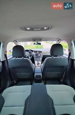 Хэтчбек Volkswagen e-Golf 2014 в 
