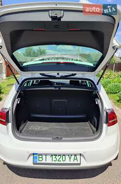 Хэтчбек Volkswagen e-Golf 2014 в 