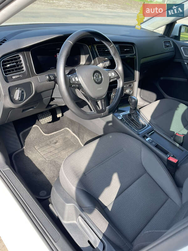 Хэтчбек Volkswagen e-Golf 2020 в Киверцах