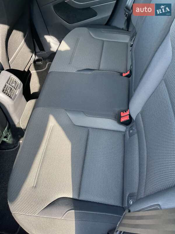Хэтчбек Volkswagen e-Golf 2020 в Киверцах