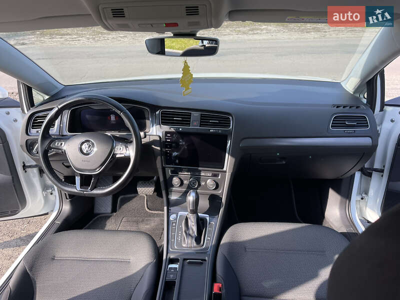 Хэтчбек Volkswagen e-Golf 2020 в Киверцах