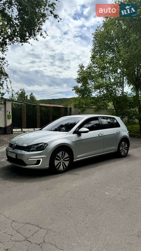 Volkswagen e-Golf 2015